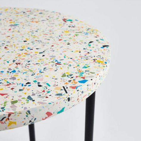 Terrazzo Furniture, Diy Terrazzo, Terrazzo Table, Colorful Terrazzo, Recycled Plastic Furniture, Keramik Design, Side Table Design, Plastic Tables, Plastic Furniture