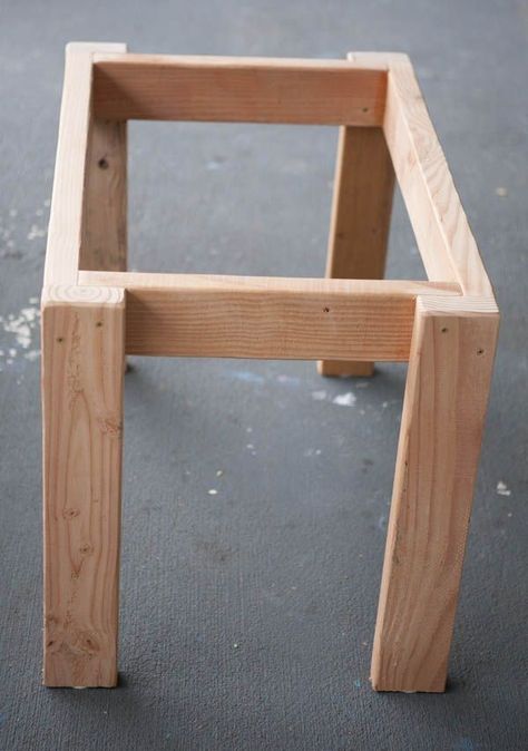 Diy Table Legs Wood, Simple Diy Table, Table Legs Wood, Diy Table Legs, Diy Holz, Diy Coffee Table, Wood Furniture Diy, Woodworking Bench, Into The Woods