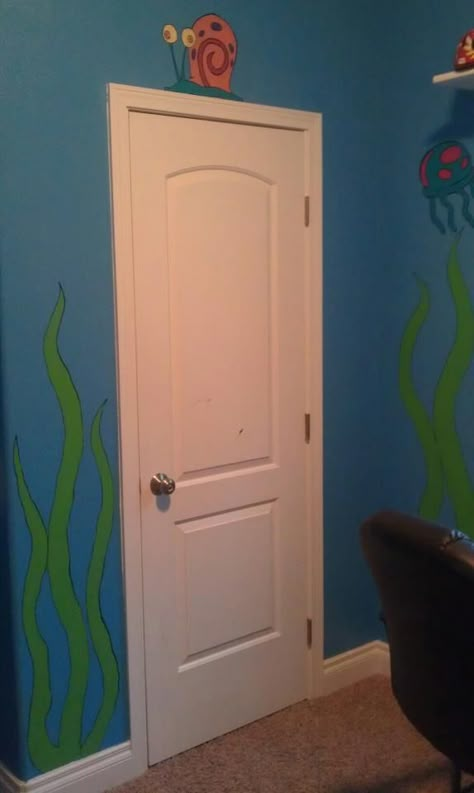 Hand painted kids room, spongebob Spongebob Wall Painting, Spongebob Bedroom Decor, Spongebob House Painting, Spongebob Nursery Ideas, Spongebob Bedroom Ideas, Spongebob Themed Room, Spongebob Room Decor, Spongebob Bathroom Ideas, Spongebob Nursery