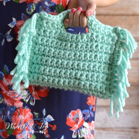 Crochet Clutch Pattern, Beau Crochet, Crochet Clutch Bags, Tote Crochet, Fringe Clutch, Anthropologie Inspired, Crochet Shell Stitch, Crochet Fringe, Crochet Clutch