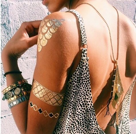 Flash Tats, Gold Arm Band, Metallic Tattoo Temporary, Armband Tattoo Design, Gold Tattoo, Ethno Style, Metal Tattoo, Hippy Chic, Jewelry Tattoo