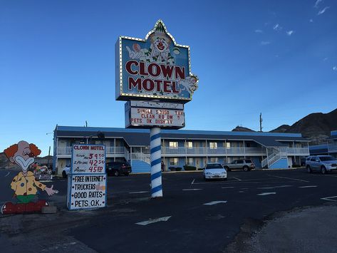 Clown Motel, Cruise Packing Checklist, Best Ghost Stories, Ghost Sightings, John Wayne Gacy, Itinerary Planner, Spooky Places, Haunted Hotel, Packing For A Cruise