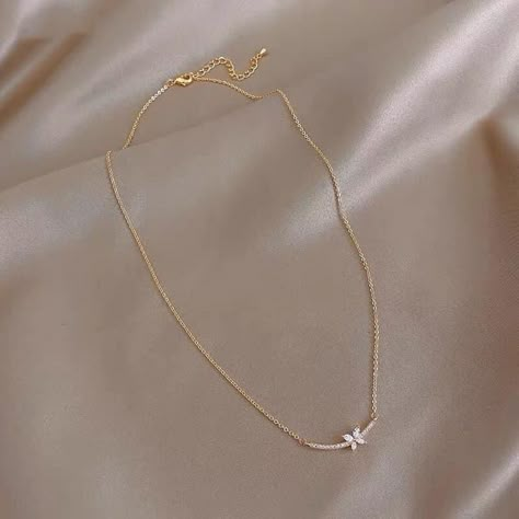 Dokiya Design Gold New Delicate, Simple Pendent Designs, Neck Chains Gold Simple, Bohemian Chic Jewelry, Gold Pendants For Men, Space Quotes, قلادات متدلية, Real Gold Chains, Neck Pieces Jewelry