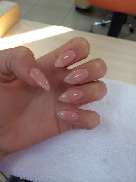 Super Pointy Nails, Stilleto Nails Mid Length, Pointy Natural Nails, Small Stelito Nails, Medium Stilleto Nails French Tip, Clear Pointy Nails, Sharp Nails Short, Mini Stiletto Nails, Pointy Nails Short