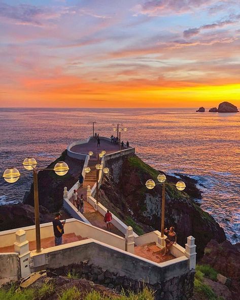 El mirador del Corazón de Mazatlán, en Sinaloa. 📸 @sebastianmp8 . . . . . . . . #mexicotravelchannel #elcorazon #mazatlan… Mexican Riviera Cruise, Travel Channel, I Want To Travel, October 4, Mexico Wedding, City Aesthetic, Mexico Travel, Pretty Places, Sky Aesthetic