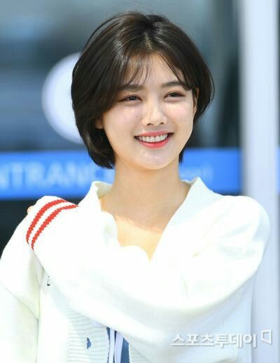 Sleek Short Hair, Kim Yoojung, Korean Short Hair, Short Hair Tomboy, Asian Short Hair, Kim Yoo Jung, Shot Hair Styles, Hairdos For Short Hair, Short Hair Styles For Round Faces