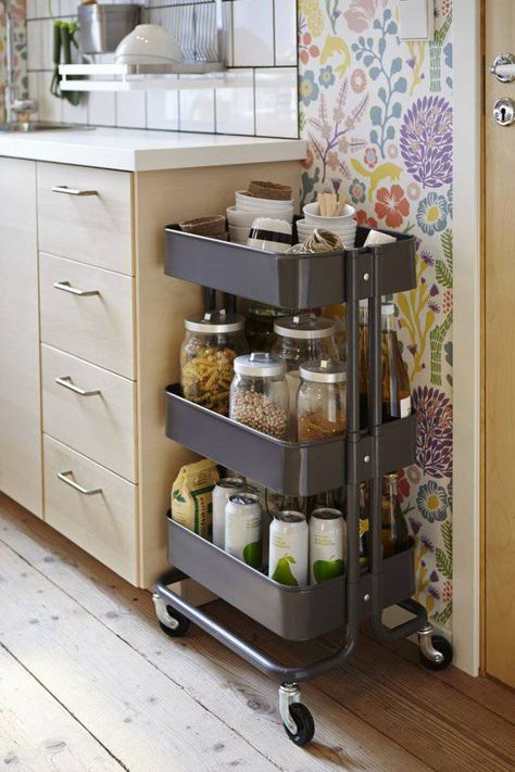 Dapur Ikea, Raskog Ikea, Ikea Raskog Cart, Organiser Cucina, Ikea Raskog, Doors Kitchen, Small Kitchen Organization, Decor Ikea, Trendy Diy