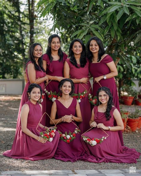 Kerala Bridesmaid Dresses Hindu, Christian Bridesmaid Dresses, Bride Maid Dresses, Bridal Maid Dress, Bachelorette Outfit Themes, Christian Wedding Dress, Brides Mate, Bridesmaid Poses, Simple Frock