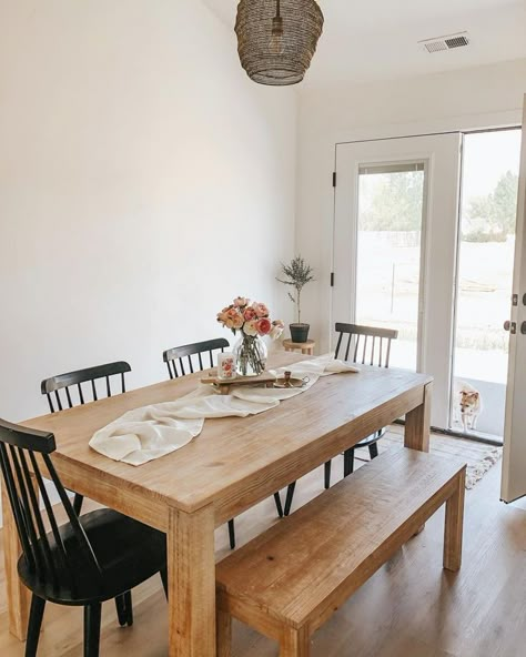 Table For Small Kitchen, Dining Table Styling, Diy Esstisch, Decor Dining Table, Modern Farmhouse Dining, Diy Dining Room, Farmhouse Kitchen Tables, Diy Dining Table, Table Farmhouse