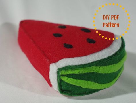 Felt Watermelon, Food Plush, Plushies Diy, Felt Food Diy, Felt Cake, Felt Craft Projects, Felt Toys Patterns, Felt Play Food, Watermelon Birthday