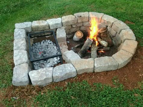 Outside Fire Pits, Brick Fire Pit, Outdoor Fire Pit Designs, Fire Pit Landscaping, Fire Pit Bbq, Backyard Seating, Fire Pit Grill, Fire Pit Ideas, Fire Pit Area