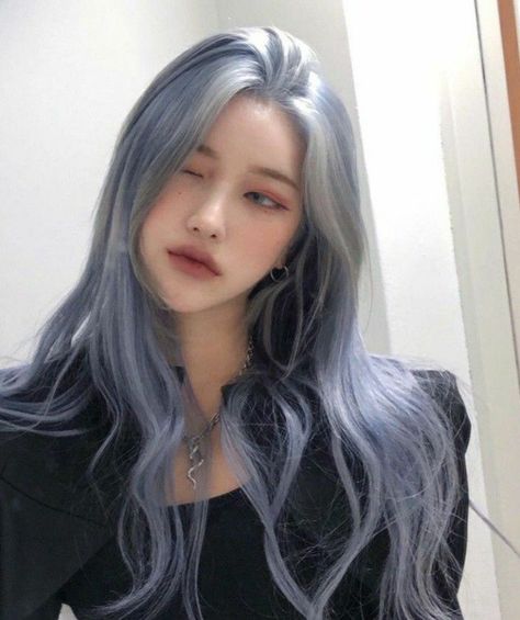 Kpop Hair Color, Ulzzang Hair, Korean Hair Color, Girl Hair Colors, Hair Color Streaks, Kpop Hair, Pretty Hair Color, Hair Color Blue, Hair Color And Cut