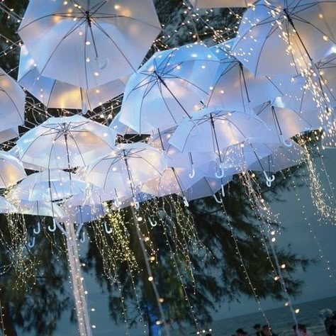 Reception decor Umbrella Decor, Beautiful Umbrella, Umbrella Decorations, White Umbrella, Colorful Umbrellas, Tafel Decor, Umbrella Wedding, Church Stage, Mid Summer