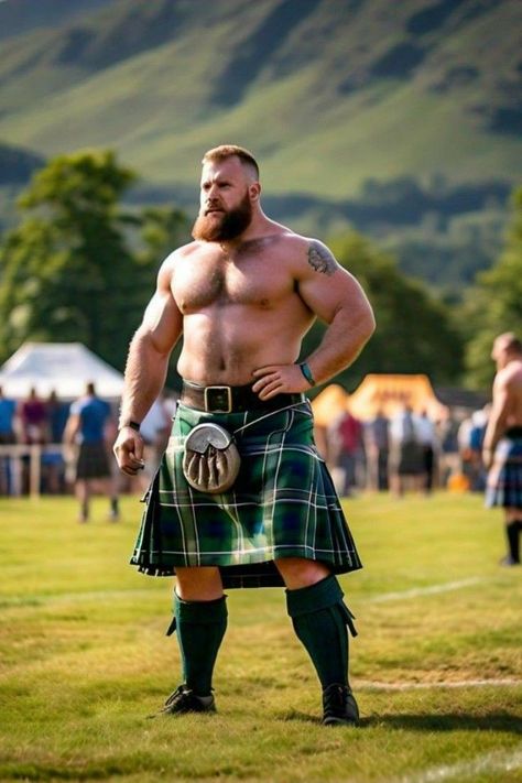 Scottish Men In Kilts, Scottish Kilts Men, Scotish Men, Highlander Men, Hot Scottish Men, Scottish Men, Scottish Man, Kilt Outfits, Black Watch Tartan