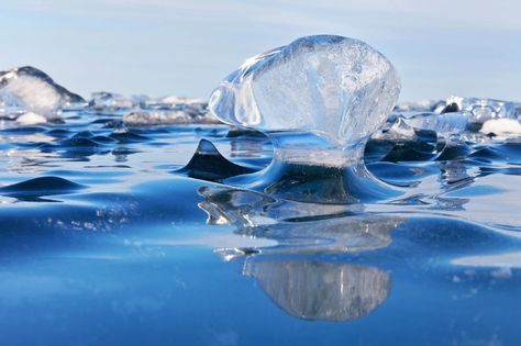 More shaping of the surface of Lake Baikal by wind, sublimation, melting, and refreezing. In this case, multiple small ice chunks scattered across the ice at one point, freezing to the surface and then, in turn, being sculpted by the same winds forming pedestals and cavities. Methane Bubbles, Otter Facts, Frozen Waves, Ice Formations, Lake Baikal, Ice Storm, Useful Things, Ice Cave, Lake Photos