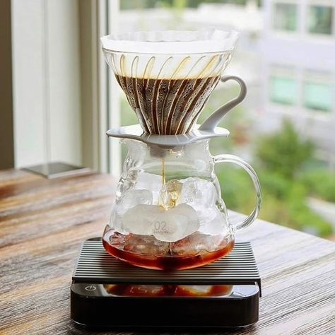 Delicious Japanese Iced Coffee  Ready for Summer! Shop Hario V60 PourOvers Link in Bio  by @hariov60 Hario V60, Coffee Filter Paper, Vanilla Spice, Coffee World, Coffee Dripper, Coffee Scoop, Coffee Brewer, Types Of Cakes, Filter Coffee