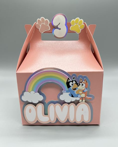 Made the girly version of the bluey box.if you have any question feel free to message me on my etsy shop. Kids Party Treats, Childs Birthday Party, Birthday Banner Cake Topper, Dog Party Favors, 2nd Birthday Party Themes, First Birthday Party Themes, Dog Party, Puppy Party, Party Favor Boxes