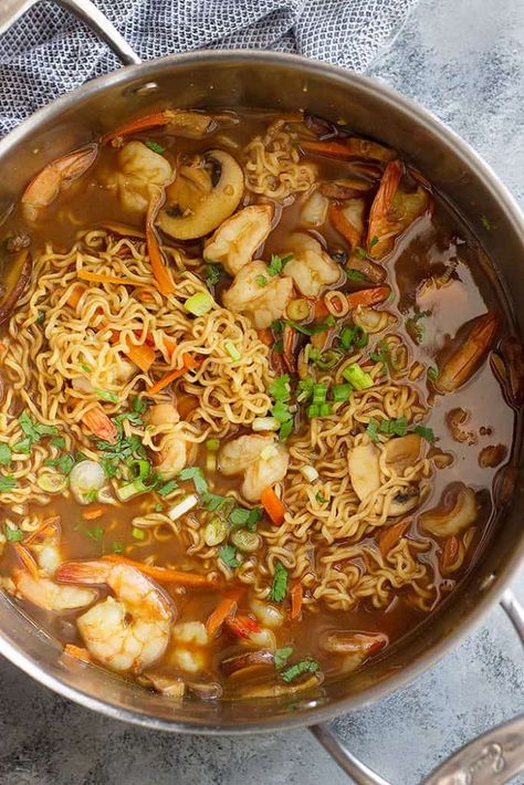 Easy Shrimp Ramen, Shrimp Ramen Soup, Koreansk Mad, Ramen Soup Recipes, Ramen Noodle Recipes Easy, Shrimp Ramen, Ramen Recipes Easy, Shrimp Soup, Noodle Recipes Easy