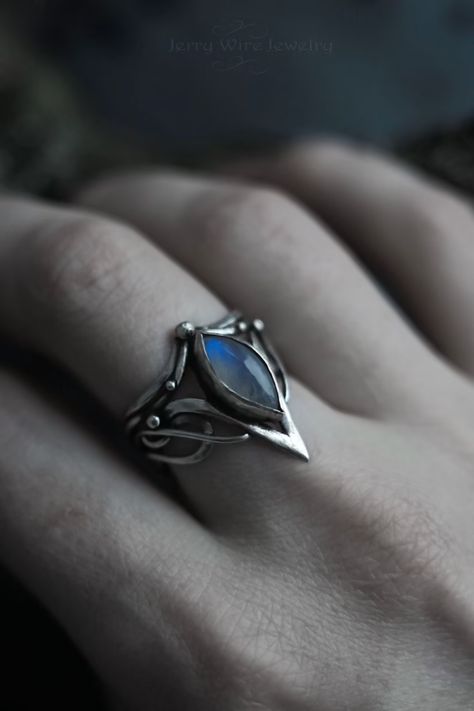 Elven Ring, Wedding Rings Silver, Fantasy Ring, 카드 디자인, Magical Jewelry, Moonstone Engagement Ring, Rings Silver, Pretty Rings, Fantasy Jewelry