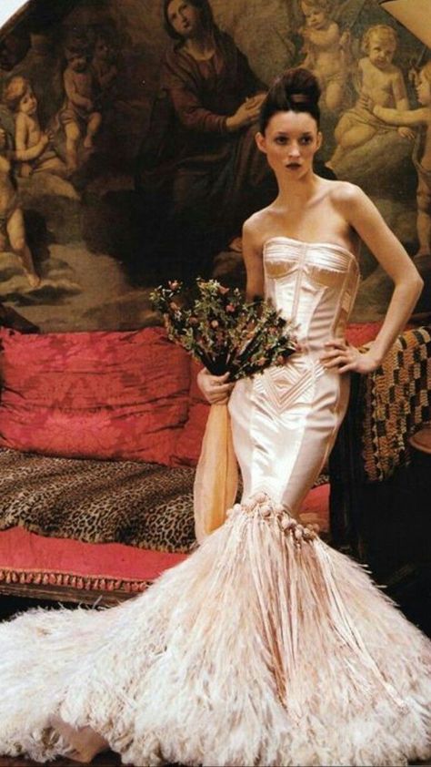 Vogue US March 1999 / This breathtaking bridal gown is the exact moment I fell in love with Jean Paul Gaultier’s masterpieces. J’adore Gaultier♥️ Audrey Marnay, Villa Italia, Jean Paul Gaultier Haute Couture, Arthur Elgort, Paul Gaultier Spring, Vogue Us, Roaring Twenties, Stunning Gowns, Yes To The Dress