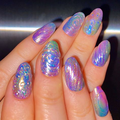 🦄 UNICORN 🦄 I could stare at these ALL DAY!!! rainbow pigments + chrome powders + holographic cat eye = IRIDESCENT NAIL INSANITY 🫧💅🏻✨🌈☔️💧🌟🪩🦄🪞 GNAIL press ons are customized to fit your nail beds using sizing kits, and any set can be made in any nail shape! so whether you want unicorn nails short and cute or long and pointy, the world is your oyster 🩵🤍💜🩷💚 @apresnailofficial short round tips @functionofvex aura melt palette @vettsystore mermaid chrome & rainbow cat eye @dndgel pray for peac... Unicorn Nails Short, Rainbow Cat Eye Nails, Mermaid Chrome, Nail Beds, The World Is Your Oyster, World Is Your Oyster, Unicorn Nails, Nail Shimmer, Chrome Powder