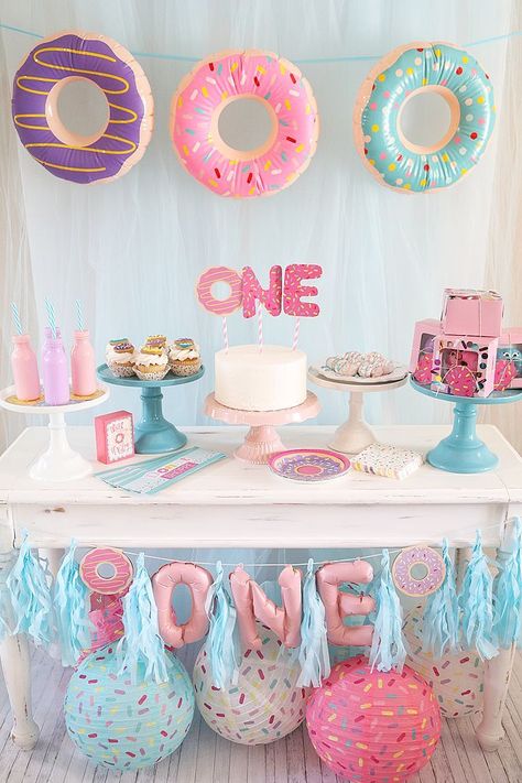 Up First Birthday Party, Donut Grow Up First Birthday, Donut Themed Birthday Party, Grown Up Parties, 1st Birthday Party For Girls, Birthday Donuts, Donut Birthday Parties, 1st Birthday Decorations