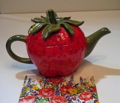 Ceramic Strawberry Pot, Strawberry Tea Pot, Cute Ceramic Teapots, Strawberry Tea Set, Strawberry Plates, Strawberry Teapot, Ceramic Strawberry, Teapot Ceramic, Strawberry Kitchen