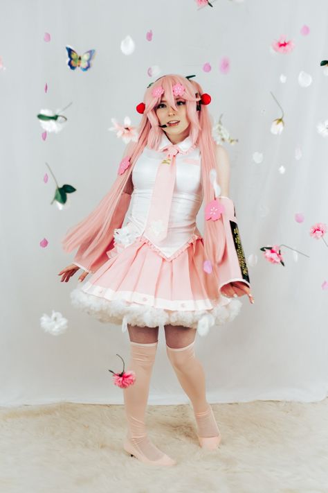 Sakura Miku Cosplay, Miku Cosplay, Hatsune Miku, Vocaloid, Cherry Blossom, Halloween Costumes, Blossom