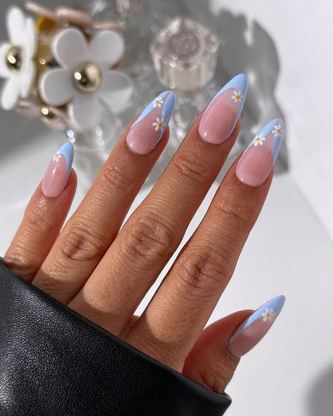 Sky Blue French Tip Nails, Sky Blue Nails Design, Sky Blue Nails, Spring Break Nails, Simple Spring Nails, April Nails, Baby Blue Nails, Summer Nail Art, Broken Nails