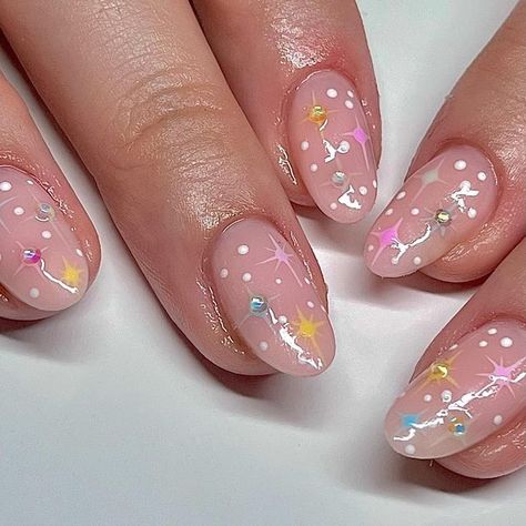 Birthday Biab Nails Designs, Pastel Biab Nails, Pastel Nails With Gems, Star Biab Nails, Pastel Star Nails, Natural Birthday Nails, July Birthday Nails, Birthday Themed Nails, Cute Nails With Gems