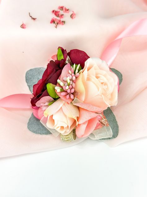 Pink Wrist Corsage Prom, Pink Wrist Corsage, Corsage Mother Of The Bride, Mother Of The Bride Corsage, Corsage Bridesmaid, Mother Of Bride Corsage, Bride Corsage, Silk Flower Corsage, Bridal Corsage