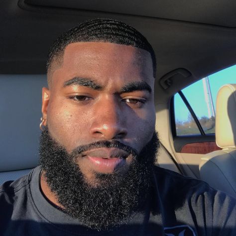 Attractive Black Men, Beard And Mustache Styles, Black Men Beards, Hair Unit, Dreadlock Hairstyles For Men, Black Men Haircuts, Dark Skin Men, Black Beards, Big Beards