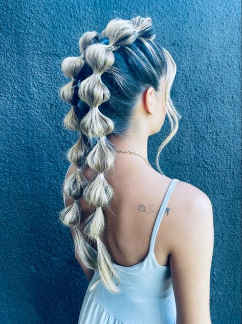 instagram hairstyles hair bubblehair anos90 moda Cute Dance Competition Hair Styles, Easy Hip Hop Hairstyles, Hip Hop Hair Styles Dancers Hiphop, Hiphop Dance Hairstyles, Acrobat Hairstyles, Jazz Dance Hairstyles Dancers, Jazz Hairstyles Dance, Dance Hairstyles Competition Jazz, Competition Hairstyles Dancers