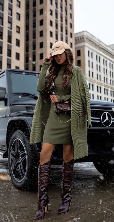 Olive green and brown Olive Green One Piece Outfit, Olive Green Winter Outfits, Olive Green Dress Outfit Winter, Olive Green Dress Outfit Fall, Olive Green And Brown Outfit, Olive Green Shoes Outfit, Olive Green Outfits For Women, Green And Cream Outfit, Olive Green Outfit Ideas