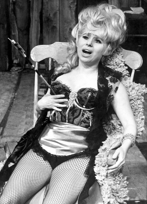 Barbara Windsor Barbara Windsor, Space Photos, Bw Photo, Large Picture, Enjoy It, Photographic Prints, Old Photos, Windsor, Photo Printing