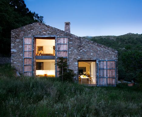 Off Grid Home in Extremadura by Ábaton Stable Conversion, Barn Conversion, Old Stone, Stone Houses, Stone House, Off Grid, Barn House, Stables, House Inspiration