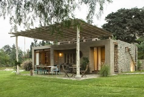 Casa de campo con adobe A Small House, Casa Country, Stone Cottage, Shipping Container Homes, Cottage Design, Stone Houses, Stone House, Small Home, Container House