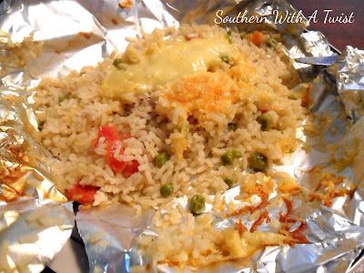 Chicken And Rice Foil Packets, Southern With A Twist, Foil Dinners, Easy Chicken And Rice, Foil Packet Meals, Foil Packet, Sheet Pan Suppers, Homecooked Meals, Foil Packets