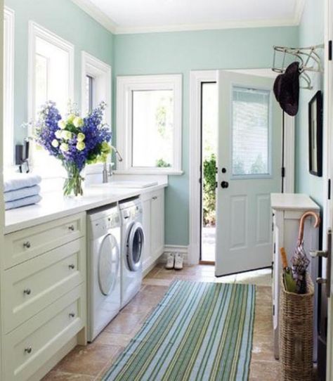 Laundry room idea... love the windows and how there is a door to outside Traditional Laundry Room, Laundry Room/mud Room, Home Laundry Room, Dream Laundry Room, Mudroom Laundry Room, Laundry Mudroom, Laundry Room Inspiration, Mud Rooms, Home Laundry