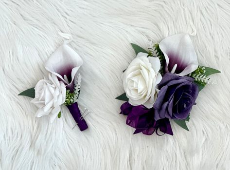 Purple Corsage, Corsage Purple, Boutonniere Purple, Boutonniere Prom, Purple Calla Lily, Prom Boutonniere, Purple Boutonniere, Dark Purple Dresses, Boutonnieres Prom