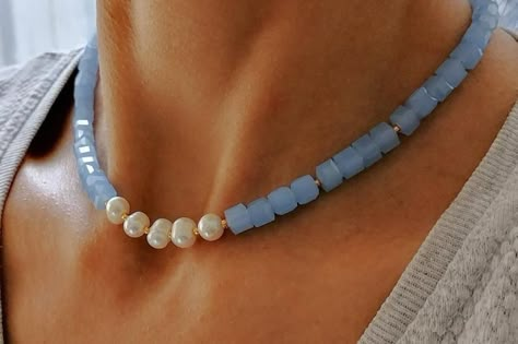 Diy Pearl Necklace, Light Blue Necklace, Jewelry Pearl Necklace, Gemstone Jewellery Design, Handmade Gemstone Jewelry, Pearl Beaded Necklace, Real Pearl Necklace, Black Pearl Necklace, Blue Beaded Necklace