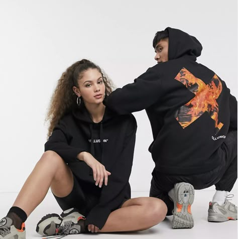 Hoodie Reference Photo, Clothing Photoshoot Ideas Products, Hoodie Photography, Hoodie Photoshoot, Photoshoot Streetwear, Streetwear Photoshoot Ideas, Streetwear Poses, Modelling Poses, Looks Streetwear