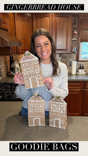 Gingerbread Bag Brown Paper, Brown Bag Christmas Treat Bags, Paper Sack Gingerbread House, Brown Bag Christmas Crafts, Gingerbread House Paper Bags, Paper Bag Crafts Christmas, Gingerbread House Brown Paper Bags, Brown Bag Gingerbread House, Brown Paper Bag Gingerbread House