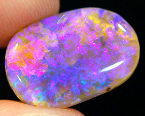 Black Pinterest, Lightning Ridge Black Opal, Black Opal Stone, Pretty Rocks, Beautiful Stones, Crystal Therapy, Winter Boho, Crystal Geode, Summer Street