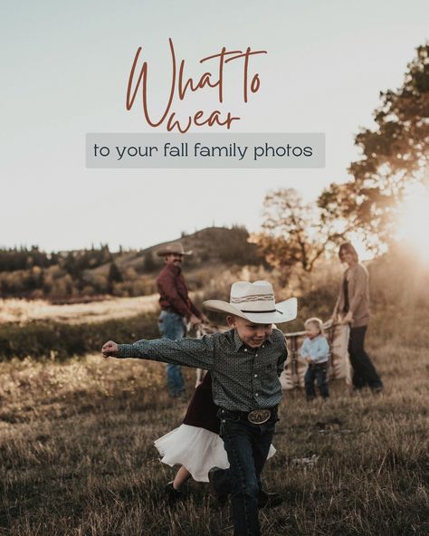 10 tips to help you and your family look the best for your South West Saskatchewan fall photos Cowgirl Family Pictures, Black White Jeans Family Photos, Family Photo Outfits Flannel, Fall Country Family Pictures, Family Cowboy Photoshoot, Western Family Photo Outfits, Western Family Pictures Outfits, Fall Western Family Photos, Country Family Pictures