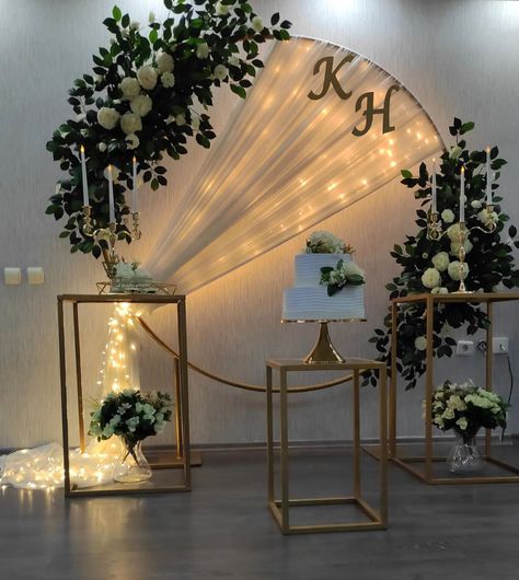 Decoration Communion, Home Decor Ideas Diy, Diy Wedding Backdrop, Wedding Backdrop Design, Wedding Backdrop Decorations, Arch Decoration, Wedding Design Decoration, Arch Decoration Wedding, Home Decor On A Budget