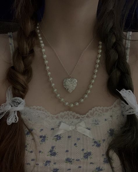 Close Up, Necklaces, Pendant, Hair, Instagram