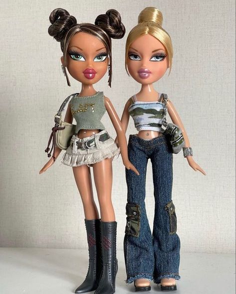 Bratz Mini Skirt Outfit, 4 Bratz Dolls Aesthetic, Y2k Bratz Fashion, Bratz Style Aesthetic, Bratz Dolls Y2k, Bratz Dolls Yasmin Outfit, Iconic Character Outfits, Bratz Fashion Aesthetic, Bratz Outfit Aesthetic