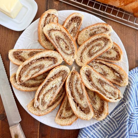 Pizzelle Recipe Anise, Slovak Nut Roll Recipe, Hungarian Nut Roll, Reception Dessert Bar, Holiday Rolls, Walnut Roll, Nut Roll Recipe, Banana Bread Recipe Easy Moist, German Sweets