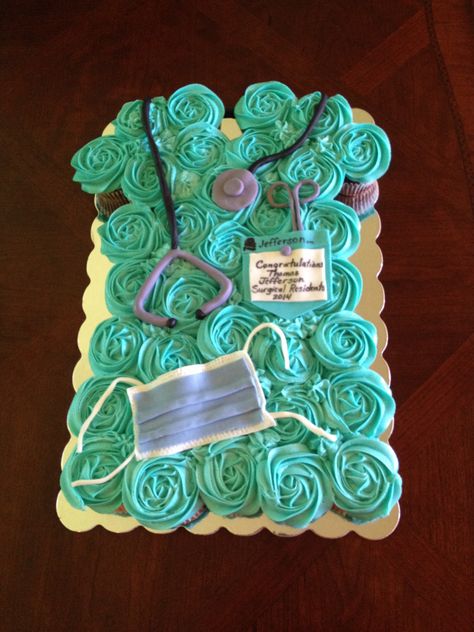 Surgical Cake! Nurse Graduation Cupcakes, Nurse Cupcakes Ideas, Graduation Cupcake Ideas, Nurse Cupcakes, Nurse Grad Parties, Nursing Party, Surg Tech, Nursing School Graduation Party, Doctor Cake